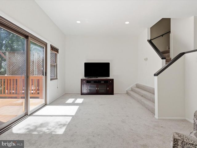 5554 PEPPERCORN DR, Burke, VA 22015