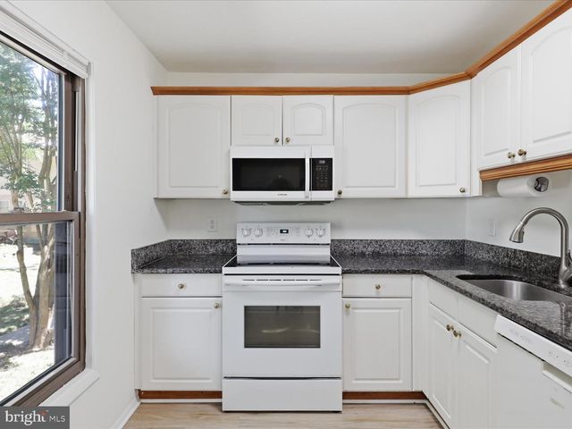 5554 PEPPERCORN DR, Burke, VA 22015
