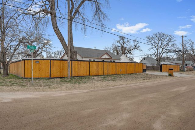 400 N Baehr St, Wichita, KS 67212