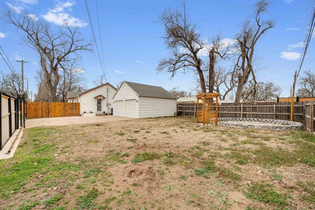 400 N Baehr St, Wichita, KS 67212