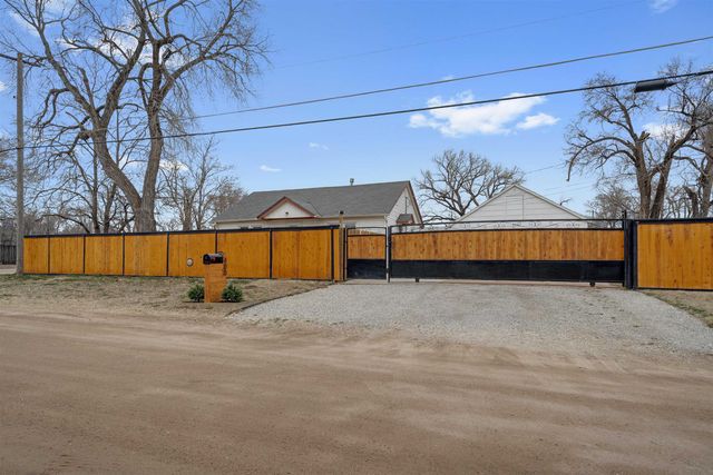 400 N Baehr St, Wichita, KS 67212