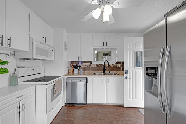 400 N Baehr St, Wichita, KS 67212