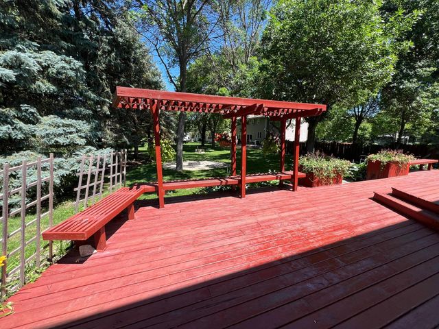 8441 W Lake Drive, Chanhassen, MN 55317