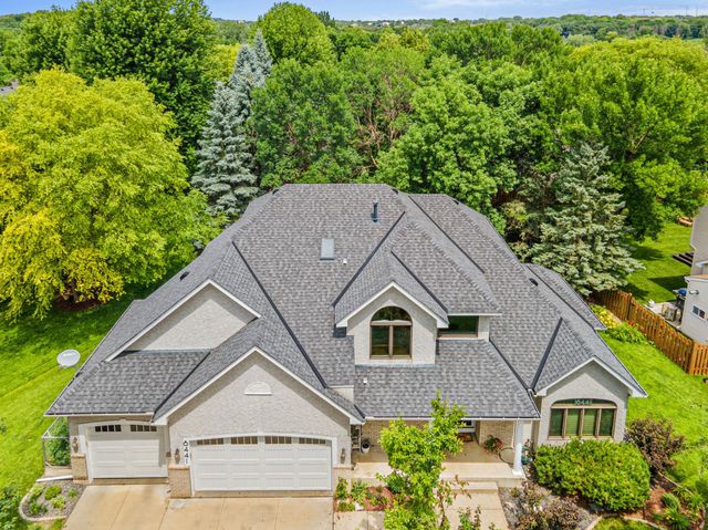 8441 W Lake Drive, Chanhassen, MN 55317