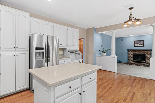 8441 W Lake Drive, Chanhassen, MN 55317