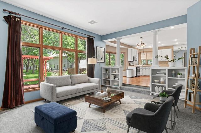 8441 W Lake Drive, Chanhassen, MN 55317