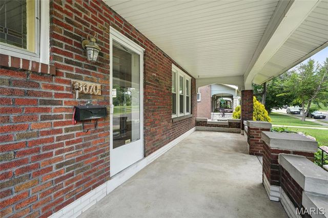 3670 Loughborough Avenue, St Louis, MO 63116