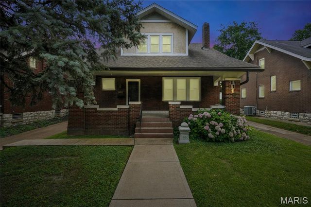 3670 Loughborough Avenue, St Louis, MO 63116