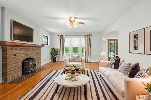 3670 Loughborough Avenue, St Louis, MO 63116
