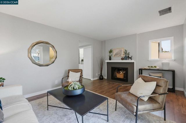 1988 Pomar Way, Walnut Creek, CA 94598