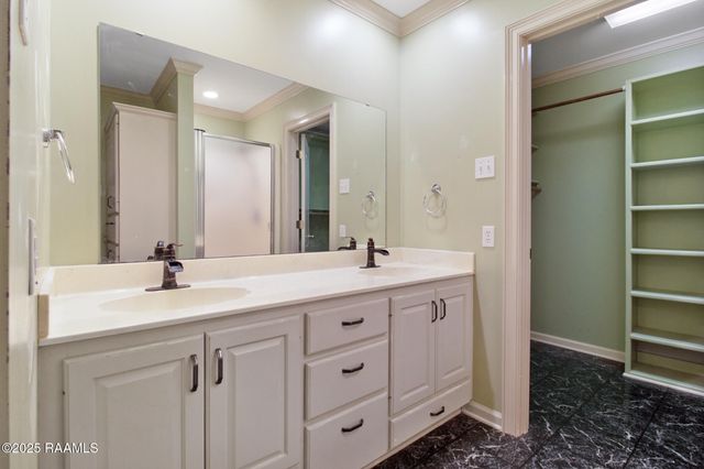 1034 Hollow Oaks Road, Breaux Bridge, LA 70517