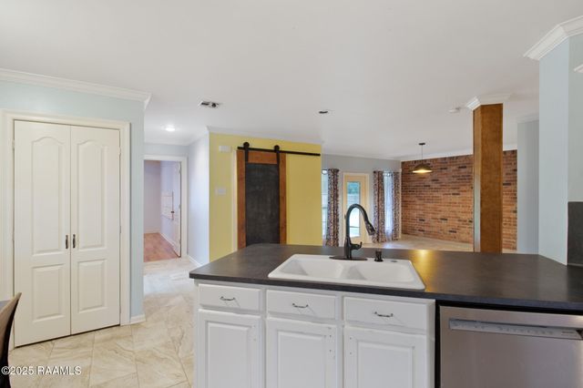 1034 Hollow Oaks Road, Breaux Bridge, LA 70517