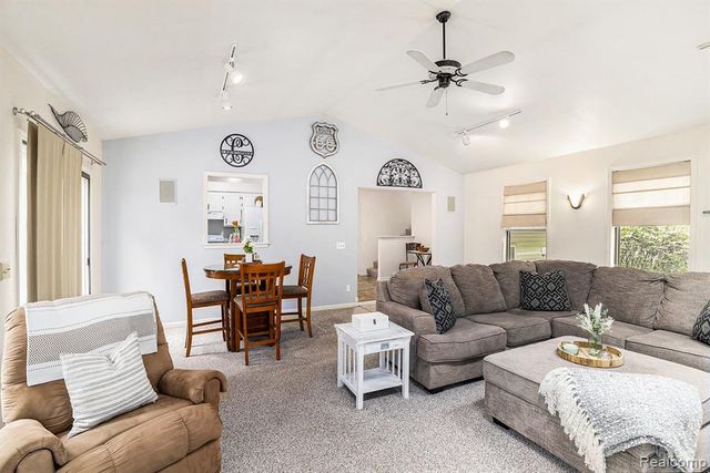 8450 Pineview Lake Drive, Linden, MI 48451