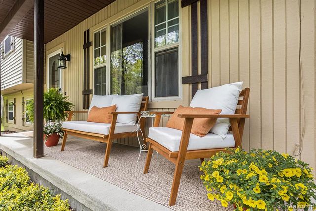 8450 Pineview Lake Drive, Linden, MI 48451