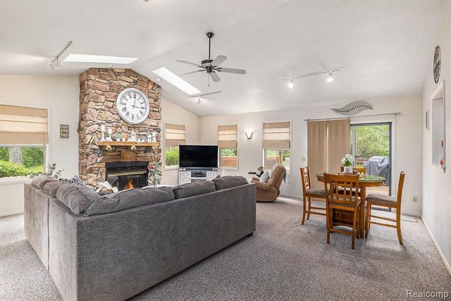 8450 Pineview Lake Drive, Linden, MI 48451