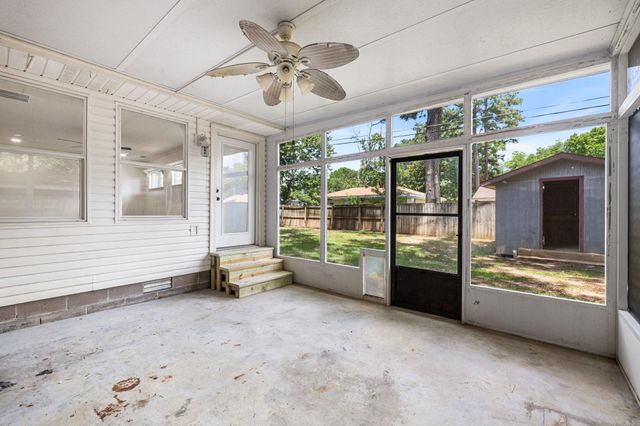 1008 N Jp Wright Loop Road, Jacksonville, AR 72076