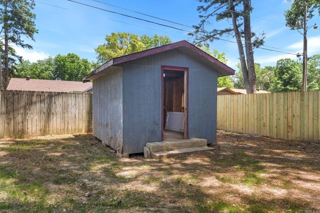 1008 N Jp Wright Loop Road, Jacksonville, AR 72076