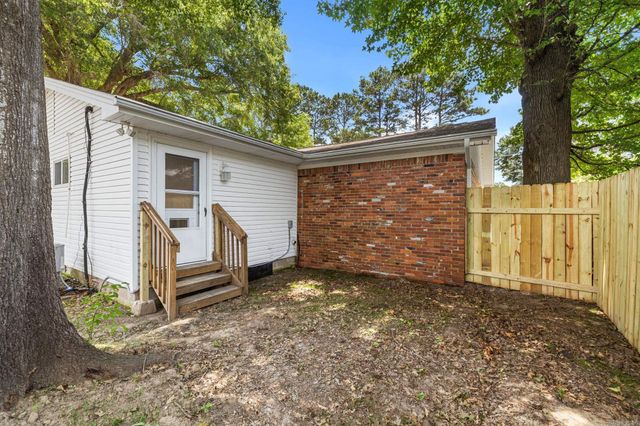 1008 N Jp Wright Loop Road, Jacksonville, AR 72076