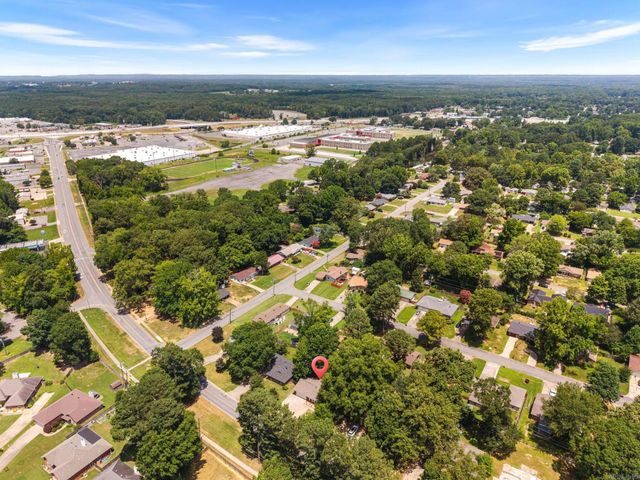 1008 N Jp Wright Loop Road, Jacksonville, AR 72076
