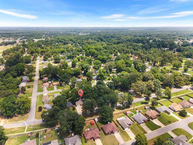 1008 N Jp Wright Loop Road, Jacksonville, AR 72076