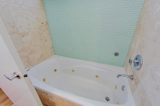 4410 N Troy Street 301, Chicago, IL 60625