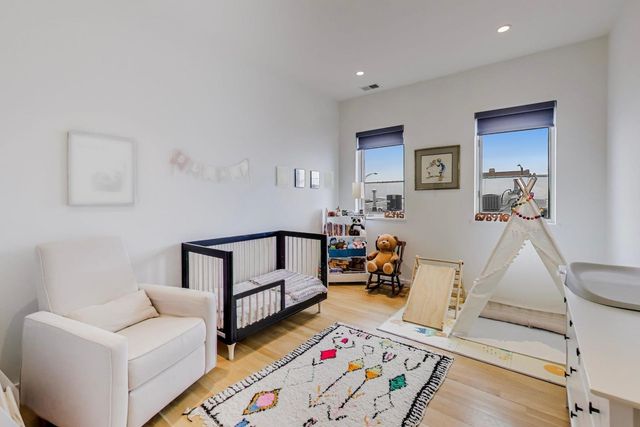 4410 N Troy Street 301, Chicago, IL 60625