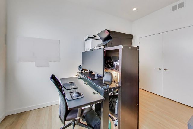 4410 N Troy Street 301, Chicago, IL 60625