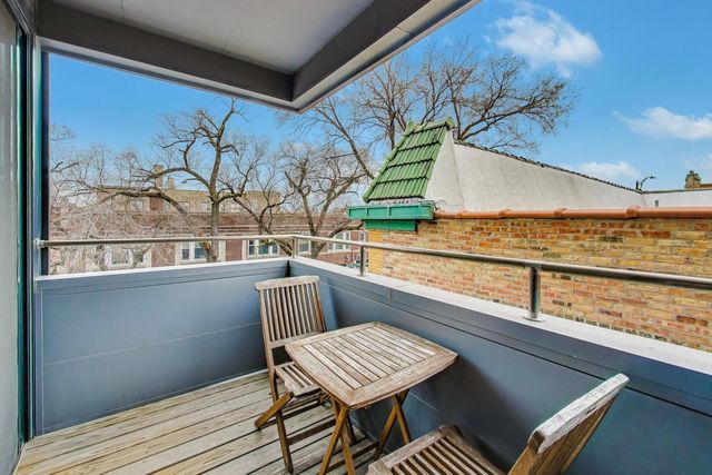 4410 N Troy Street 301, Chicago, IL 60625