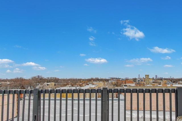 4410 N Troy Street 301, Chicago, IL 60625