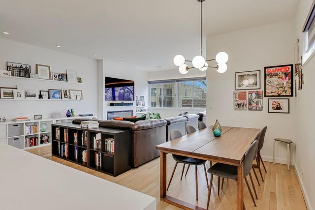 4410 N Troy Street 301, Chicago, IL 60625