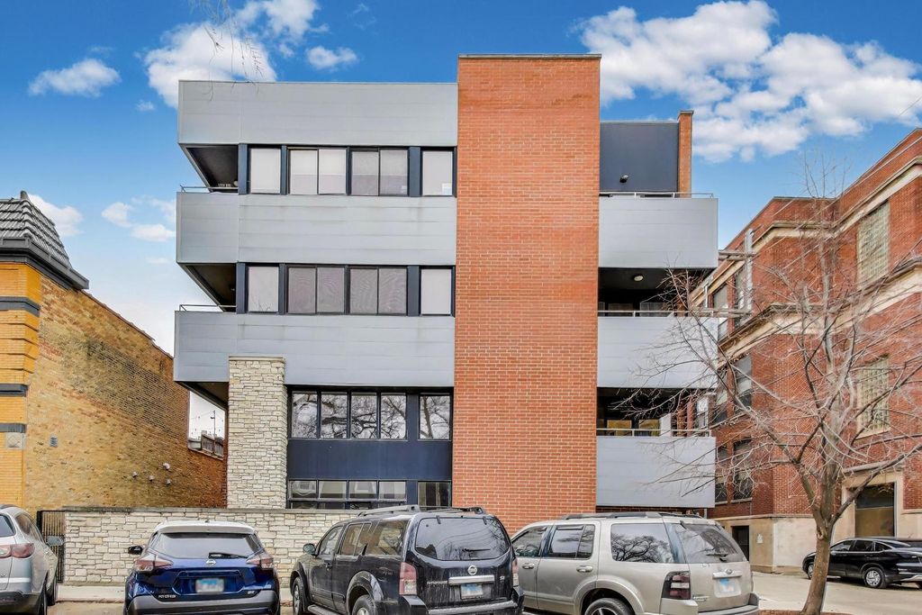 4410 N Troy Street 301, Chicago, IL 60625