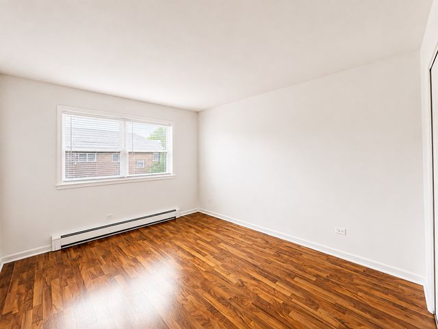 5733 W 103rd Street 2W, Oak Lawn, IL 60453