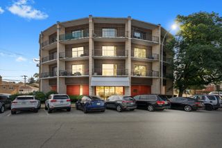 3900 W 95th Street 304, Evergreen Park, IL 60805