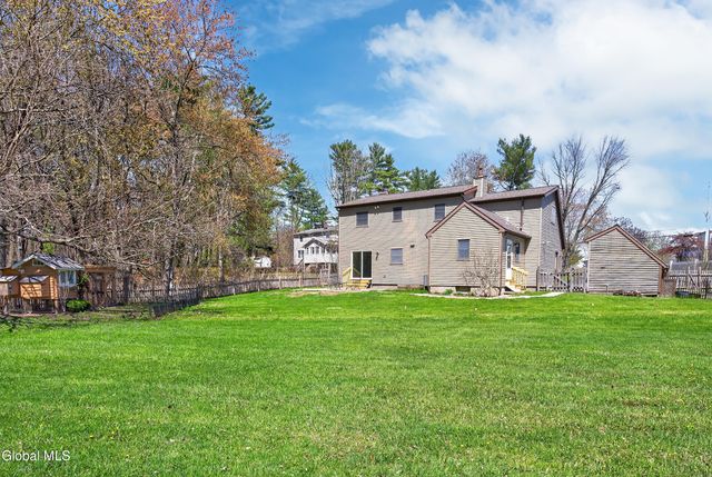 205 Schoolhouse Road, Guilderland, NY 12203