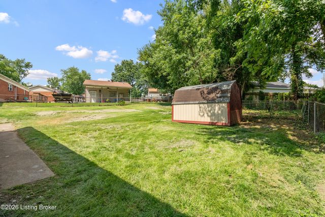 9715 Titan Dr, Louisville, KY 40229