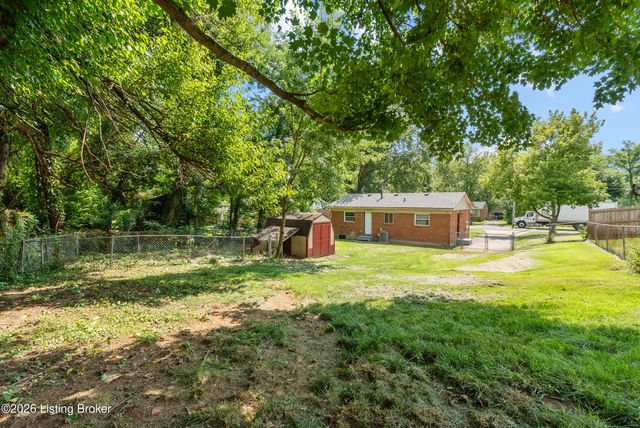 9715 Titan Dr, Louisville, KY 40229