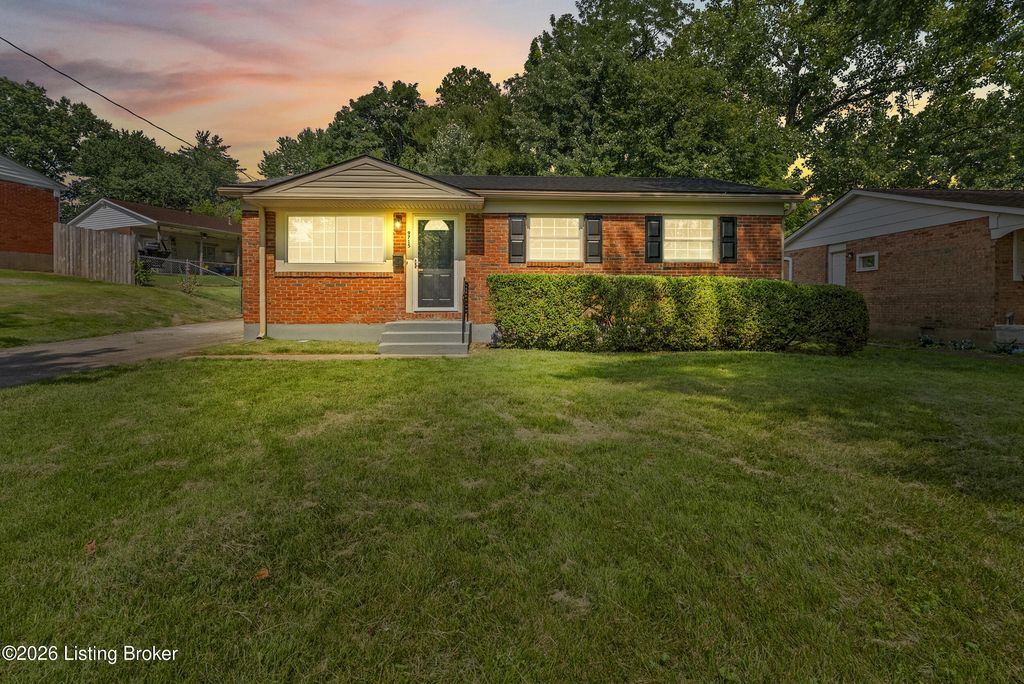 9715 Titan Dr, Louisville, KY 40229