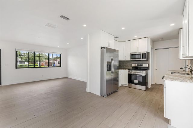 101 NE 57th Court, Fort Lauderdale, FL 33334