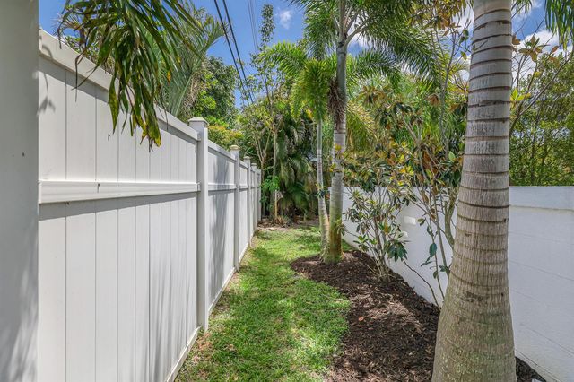 101 NE 57th Court, Fort Lauderdale, FL 33334