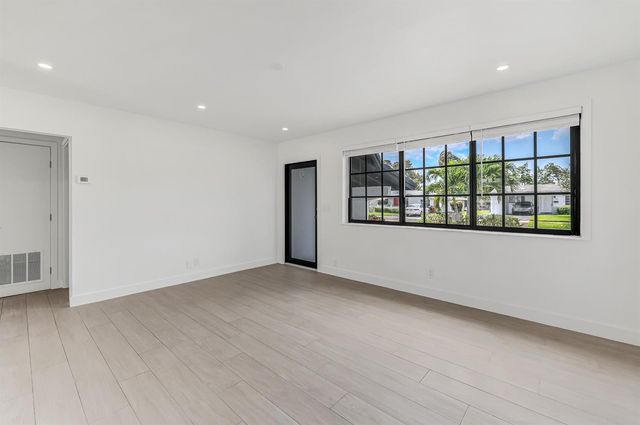 101 NE 57th Court, Fort Lauderdale, FL 33334