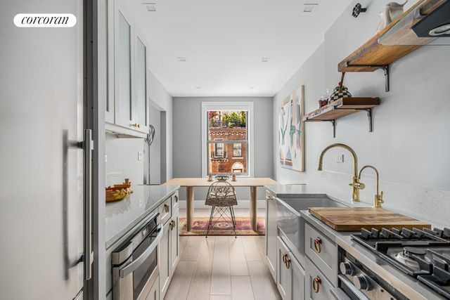 155 E 93rd St Apt 11D, New York City, NY 10128