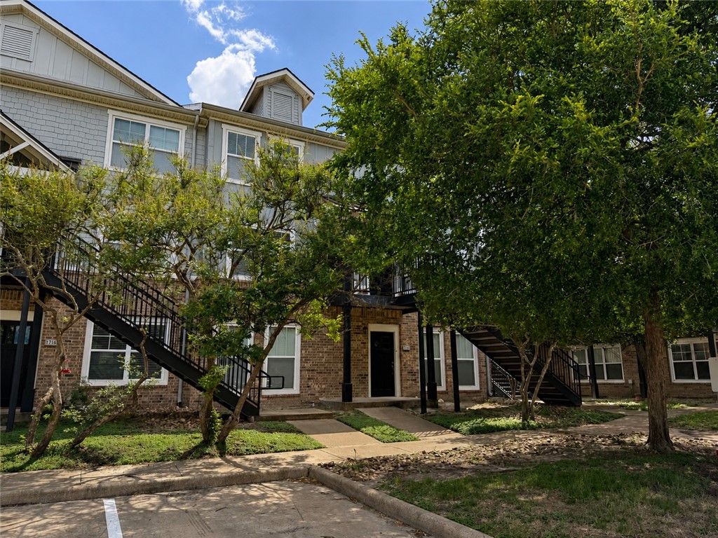 1725 Harvey Mitchell Parkway S 1733, College Station, TX 77840 — exterior