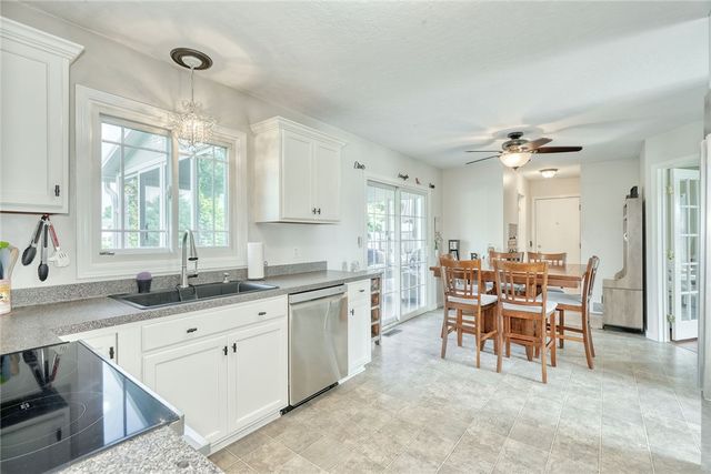 6149 Lillypond Way, Ontario, NY 14519