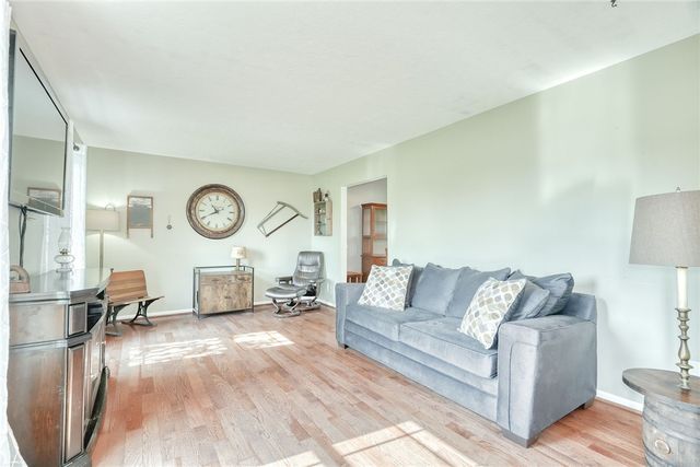 6149 Lillypond Way, Ontario, NY 14519