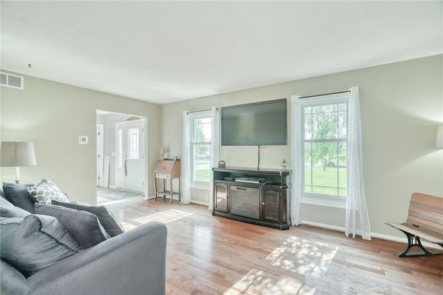 6149 Lillypond Way, Ontario, NY 14519