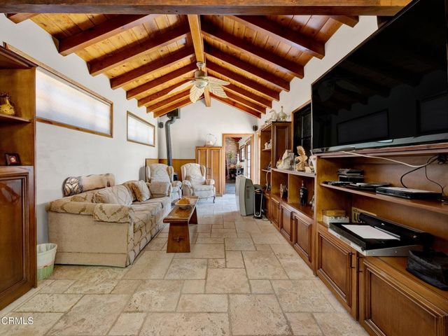 9701 La Canada Way, Los Angeles, CA 91040