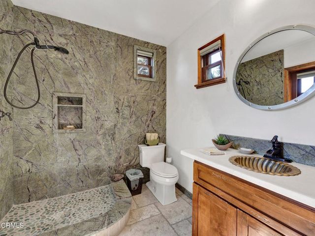 9701 La Canada Way, Los Angeles, CA 91040