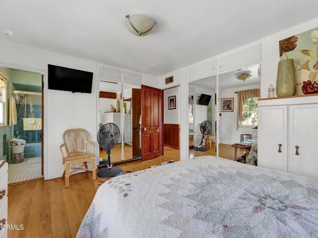 9701 La Canada Way, Los Angeles, CA 91040
