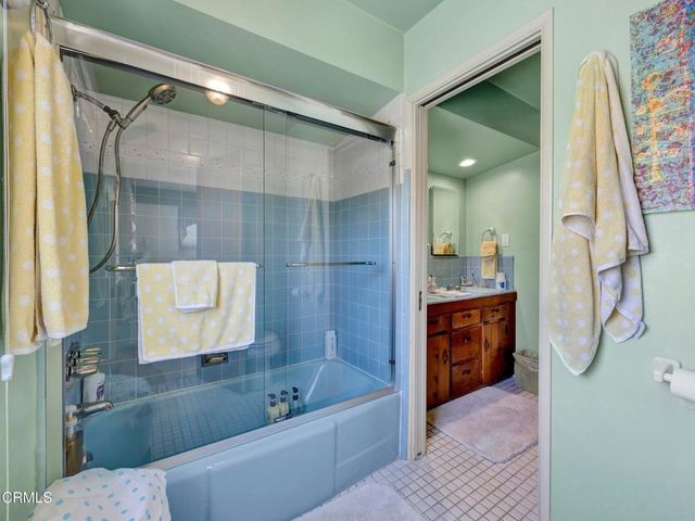9701 La Canada Way, Los Angeles, CA 91040