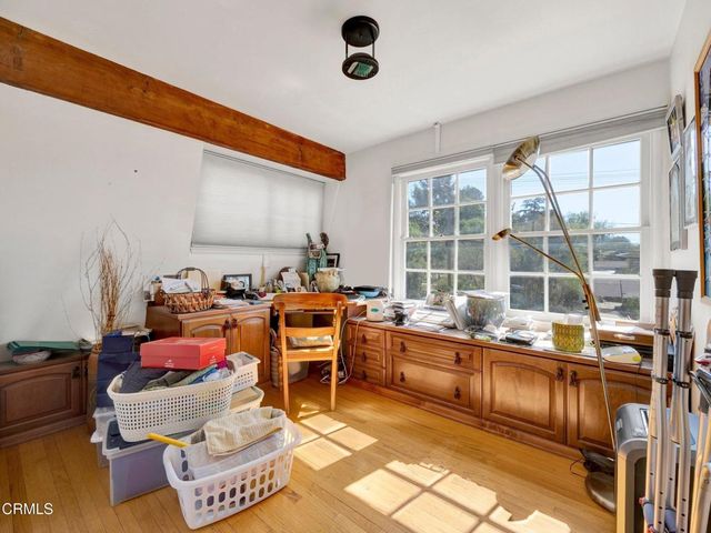 9701 La Canada Way, Los Angeles, CA 91040